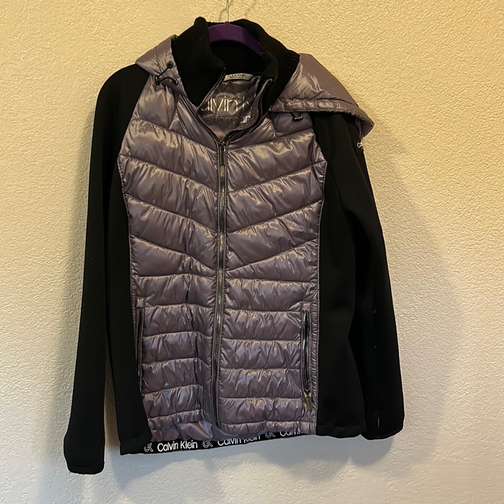 Calvin Klein Performance size Large Jacket Black/Purple